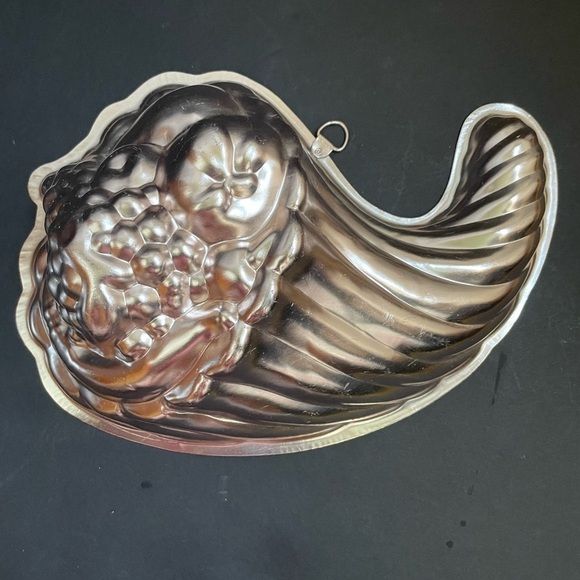 vintage copper jello mold, Thanksgiving cornucopia - Picture 5 of 9